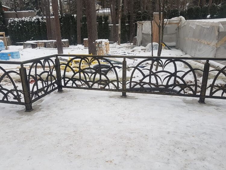 Открывающиеся ворота Истра