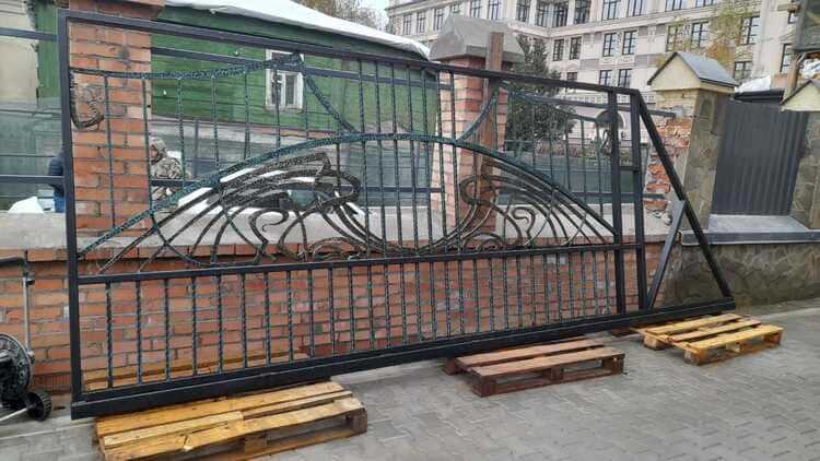Ворота из профнастила Истра